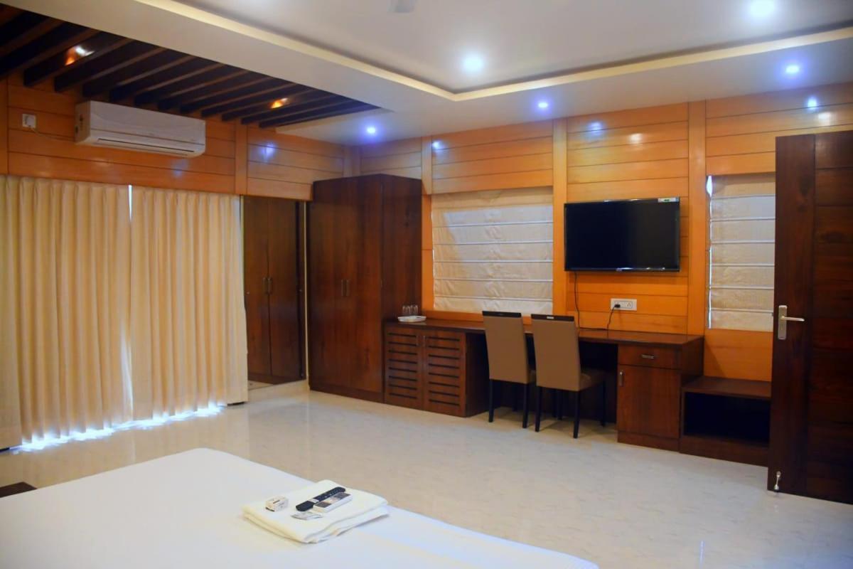 Prince Palace Jhargram Экстерьер фото